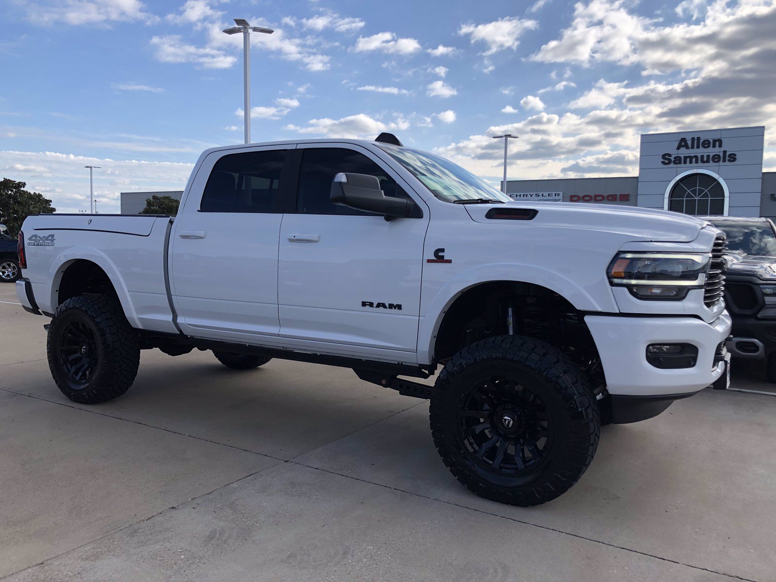 New 2020 RAM 2500 Laramie With Navigation