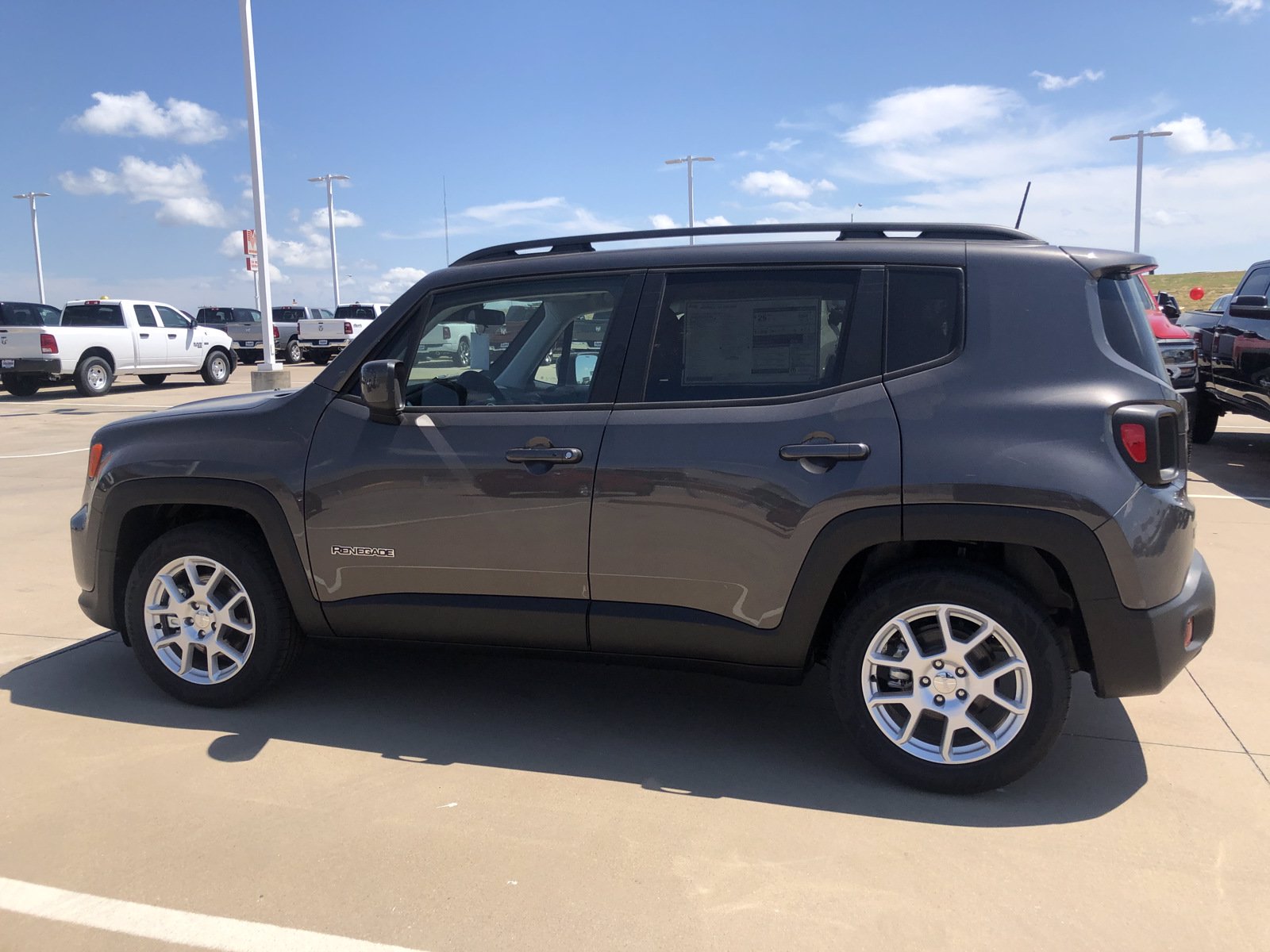 New 2020 JEEP Renegade Latitude FWD Sport Utility